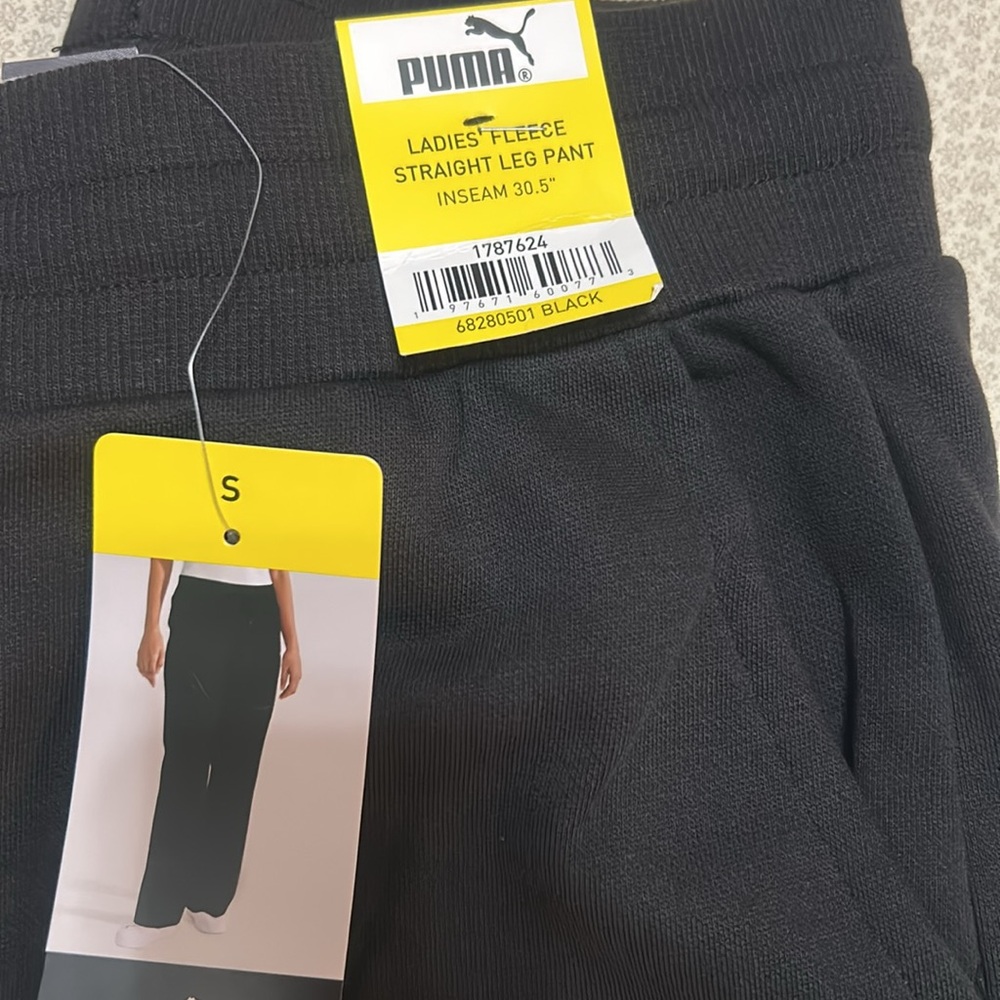 Puma Ladies Fleece Straight Leg Pants Black Size S Inseam 30.5” NWT